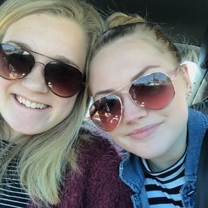 Meet your Posher, Ellie